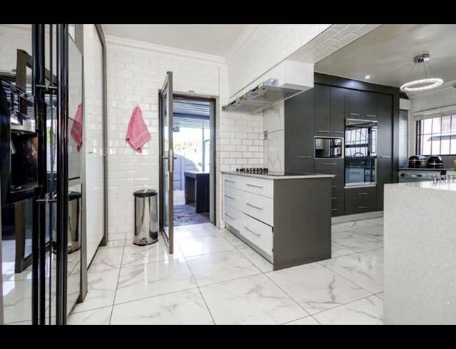 4 BEDROOM HOUSE FOR SALE IN EVANS PARK